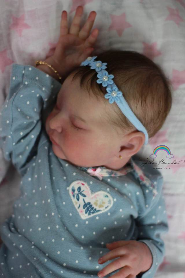 Bebê Reborn kit Laura vista 4