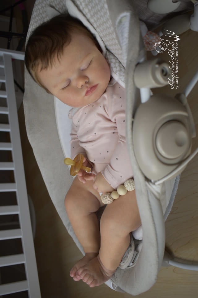 Bebê Reborn Kit June Dormindo (Toddler) vista 3